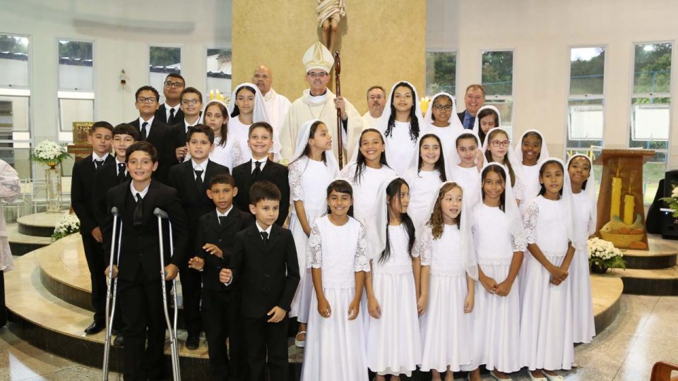 Bispo Diocesano preside Missa pelos 25 anos de fundação da Comunidade Católica Querigma