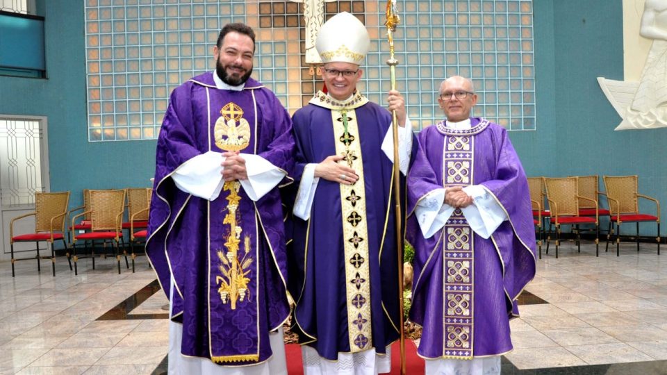 Dom Eduardo Malaspina preside Sacramento da Crisma na Paróquia Nossa Senhora Aparecida, em Jaú