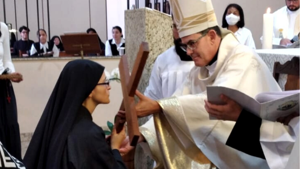 Irmã Natalya do Coração Agonizante de Jesus faz sua profissão perpétua na Congregação das Irmãs Passionistas