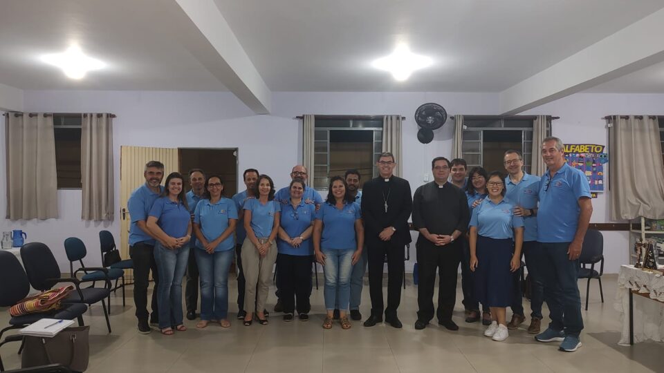 Bispo Diocesano participa de reunião com a Equipe Regional do Movimento das Equipes de Nossa Senhora