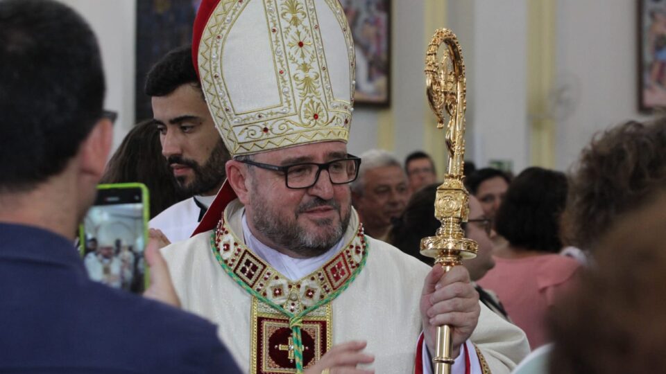 Monsenhor Antonio de Marcos é ordenado Bispo pelo Cardeal Costa