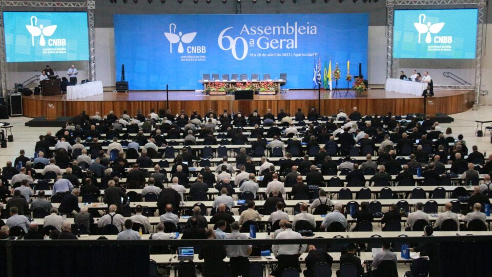 “O PAPA REZA POR ESTE IMPORTANTE MOMENTO DE ENCONTRO E UNIDADE DOS BISPOS DO BRASIL”, DIZ NÚNCIO NA ABERTURA DA 60ª AG CNBB