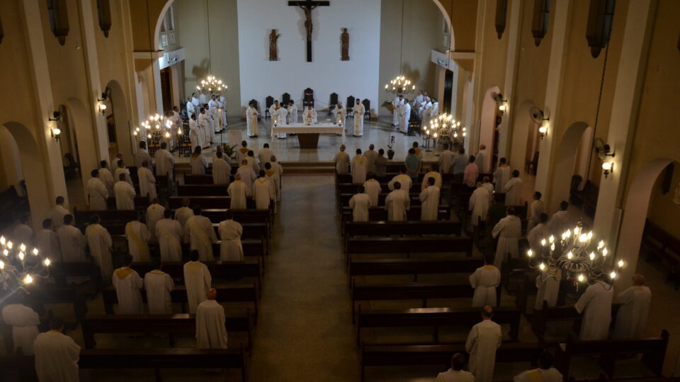 Durante atualização Padres refletiram dois elementos presentes no conceito de Sinodalidade: SINERGIA DA IGREJA e ESCUTA