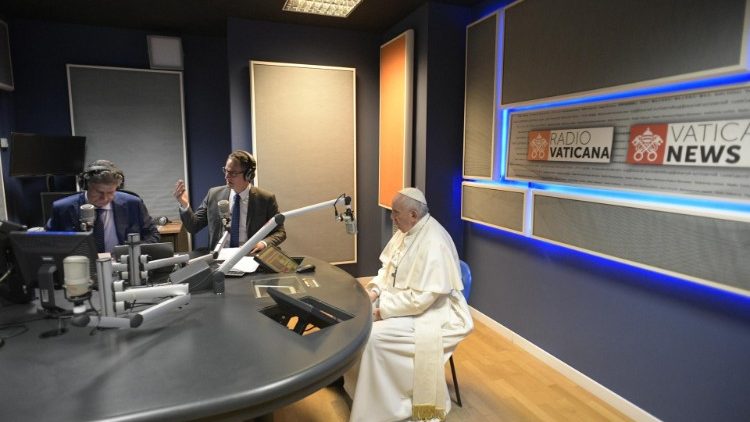 Livro sobre reforma da mídia do Vaticano é apresentado em Roma