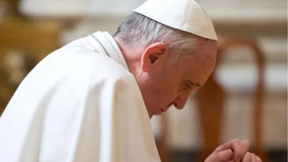 Em meio a recuperação pós-cirúrgica, Papa mantém rotina de leituras, oração e trabalhos