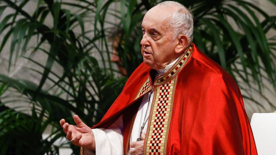 Papa na festa dos santos Pedro e Paulo: seguir e anunciar Jesus