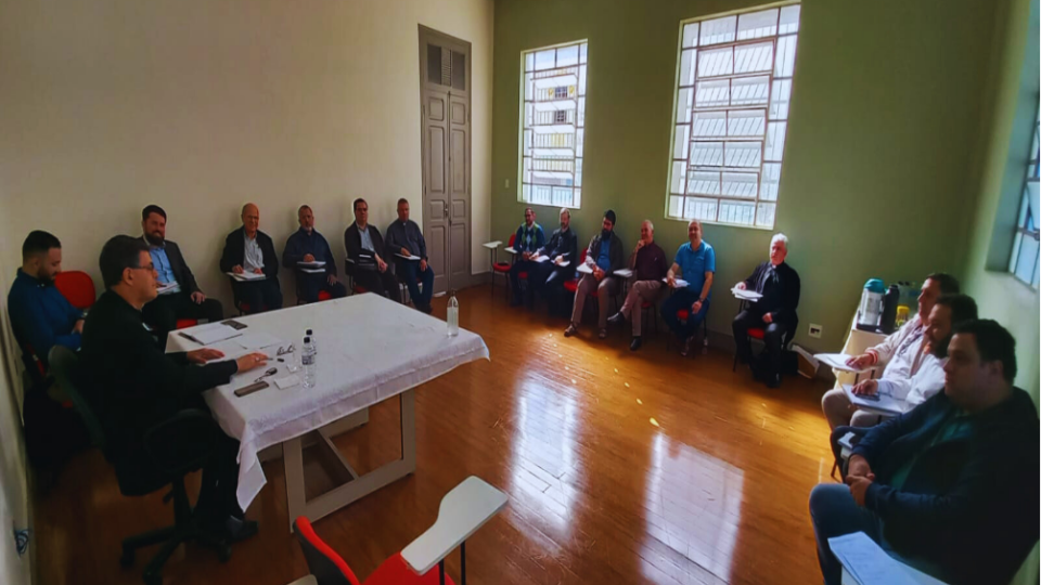 Bispo Diocesano se reúne com Conselho de Presbíteros