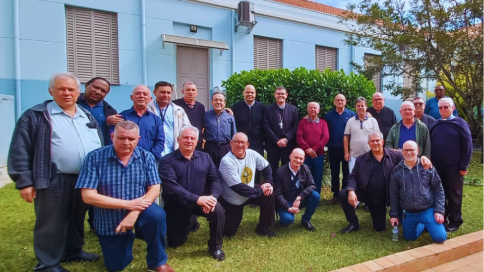 Encontro de padres ordenados a partir de 26 anos de Ministério