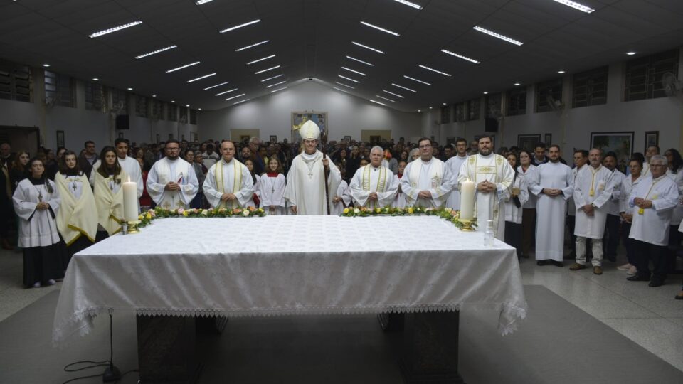 BISPO DIOCESANO PRESIDE MISSA FESTIVA EM LOUVOR A SANTA ISABEL