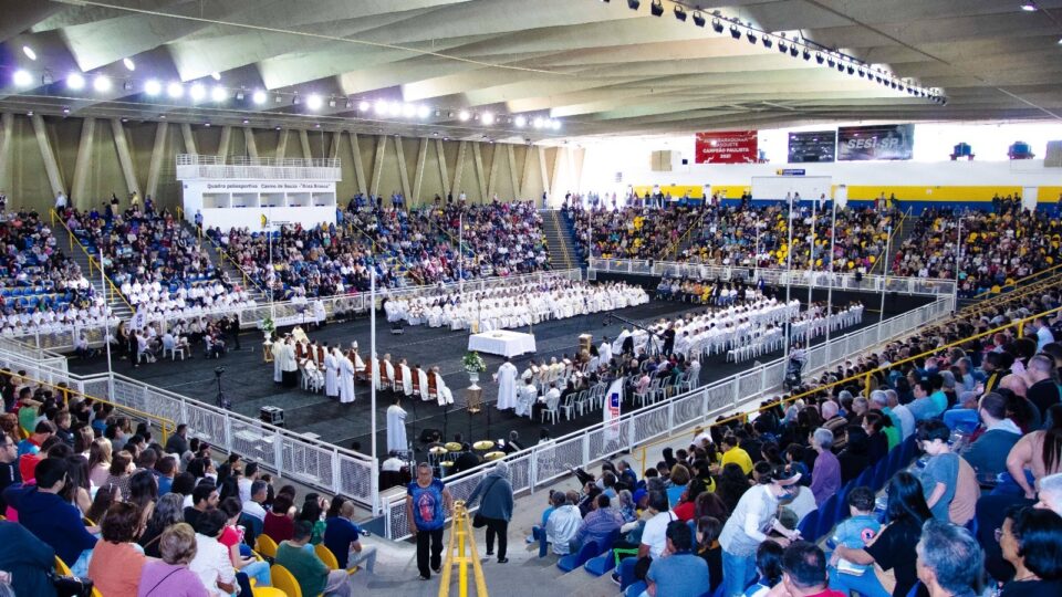 Fiéis católicos participam da II Celebração da Unidade