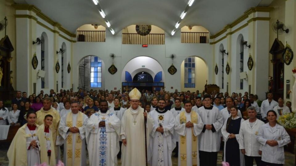 Padres são empossados por Dom Luiz Carlos em Boa Esperança