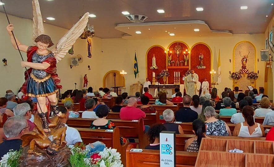 Dom Luiz celebrou Festa de São Miguel na cidade de São Carlos