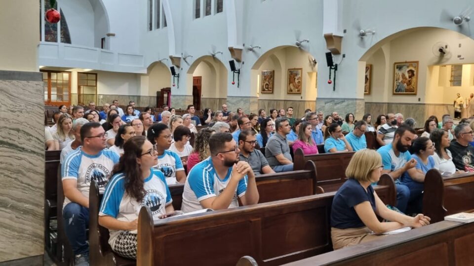 FORMAÇÃO PARA CASAIS RESPONSÁVEIS PELA PREPARAÇÃO DE NOIVOS.