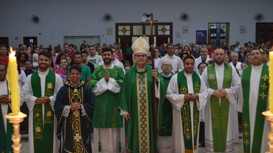 POSSE DO NOVO PÁROCO DA PARÓQUIA SANTA HELENA E SANTO CURA D’ARS, MUNICÍPIO DE JAHU