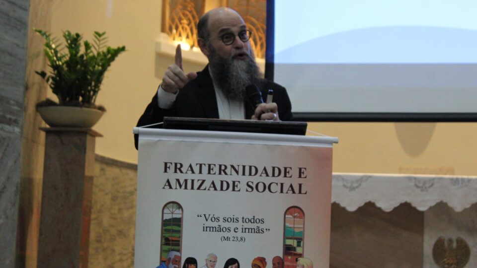 FORMAÇÃO COM PADRE CARLOS ALBERTO CONTIERI SJ, EM ARARAQUARA E EM SÃO CARLOS