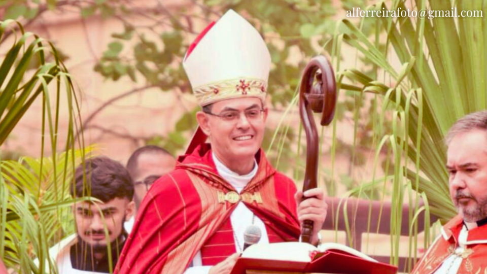 Com procissão e missa, Domingo de Ramos é celebrado na Catedral de São Carlos