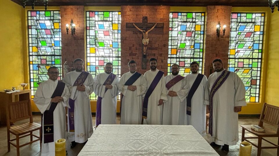 DIÁCONOS TRANSITÓRIOS PARTICIPAM DO RETIRO EM PREPARAÇÃO DAS ORDENAÇÕES SACERDOTAIS