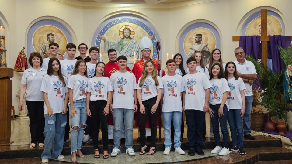 Crisma na Paróquia Santa Tereza d’Ávila em Ibitinga