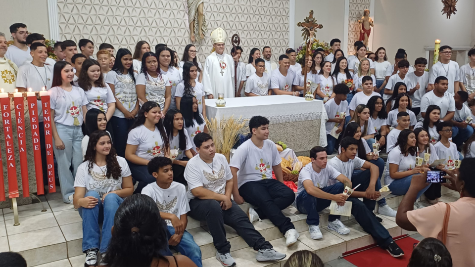 Dom Luiz celebra Crisma em Matão