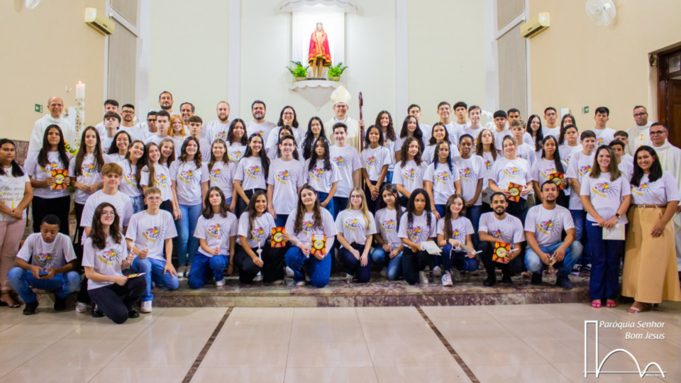 Dom Luiz celebra Crisma das Paróquias Senhor Bom Jesus e Santa Cruz em Matão