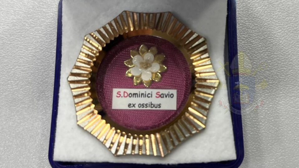 Rádio SDS é presenteada com relíquia de São Domingos Sávio