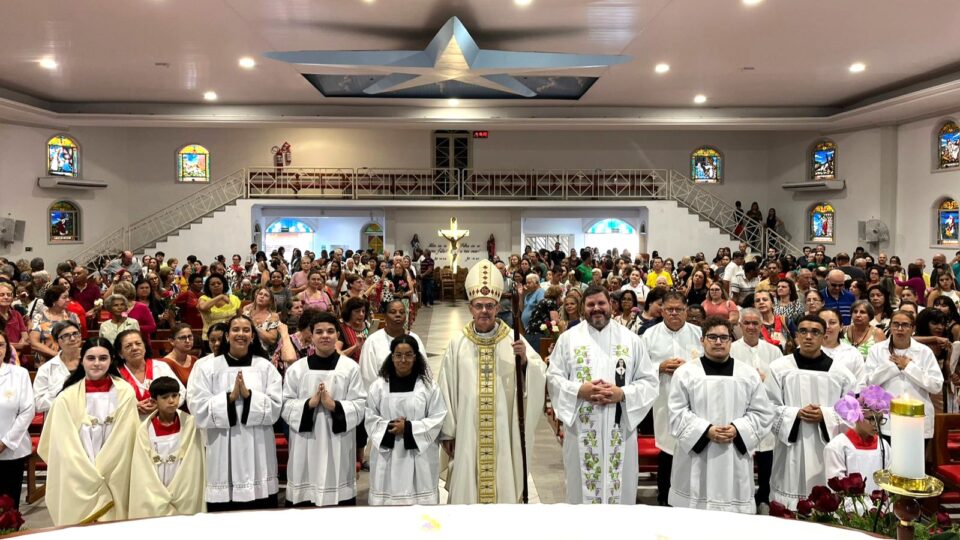 Dom Luiz Carlos celebra missa da padroeira na paróquia Santa Rita de Cássia
