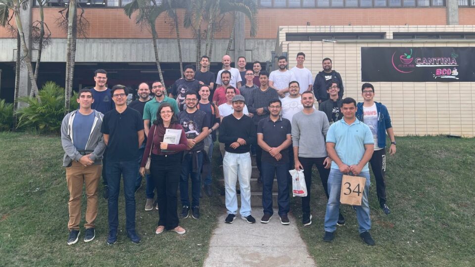 Seminaristas da Filosofia visitam a biblioteca da Ufscar