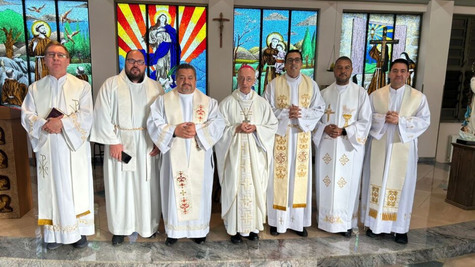 Padre Sérgio Leonel participa da Assembleia da OSIB