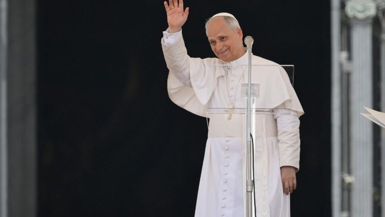 O Papa: continuemos a rezar pela paz em todo o mundo