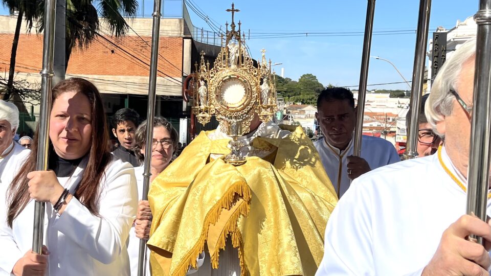 Dom Luiz celebra Corpus Christi na Catedral