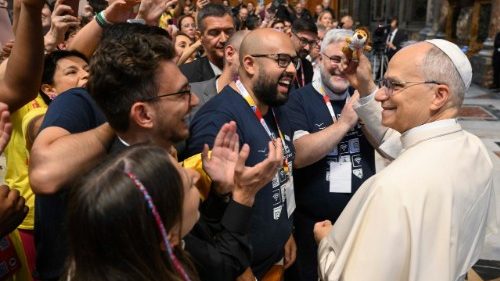 Papa aos influenciadores: sejam agentes capazes de quebrar a lógica da polarização