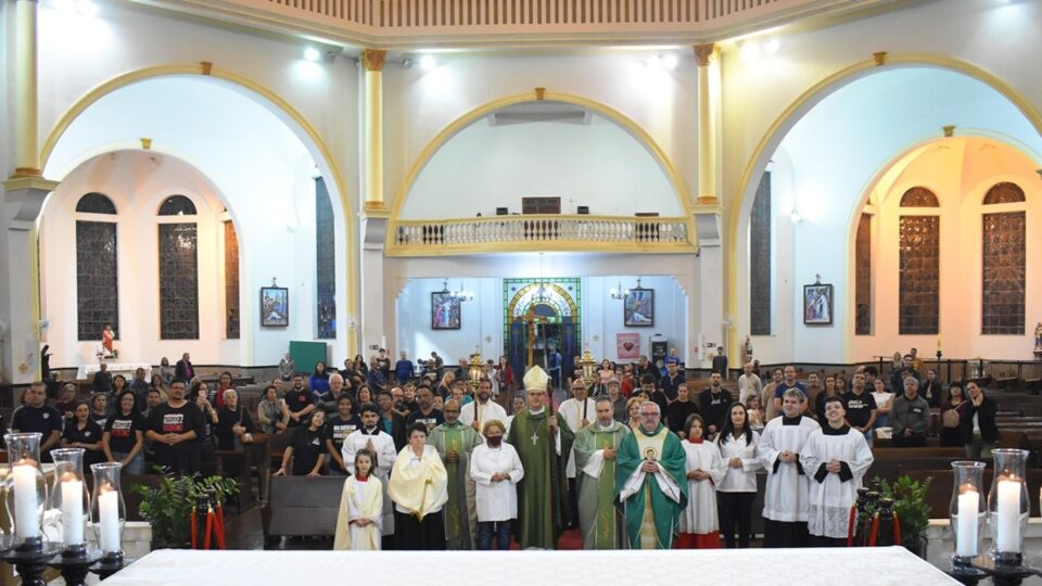 Bispo celebra missa por ocasião da peregrinação das relíquias de São Vicente de Paulo