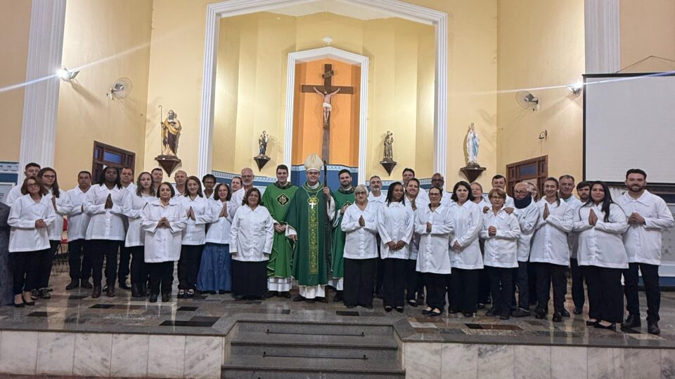 Instituição de 34 ministros da Eucaristia na Paróquia Santo Antônio de Itirapina