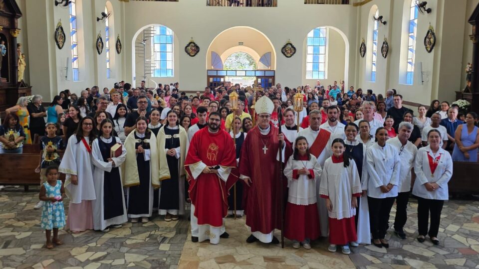Dom Luiz celebra crisma em Boa Esperança do Sul
