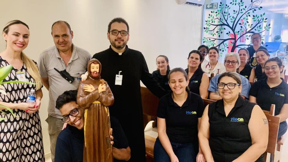 Hospital Estadual de Américo Brasiliense recebe visita da imagem peregrina de São Francisco de Assis